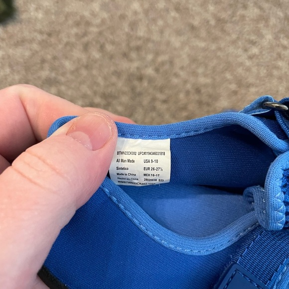 Boys water shoes 9-10 - Picture 4 of 4